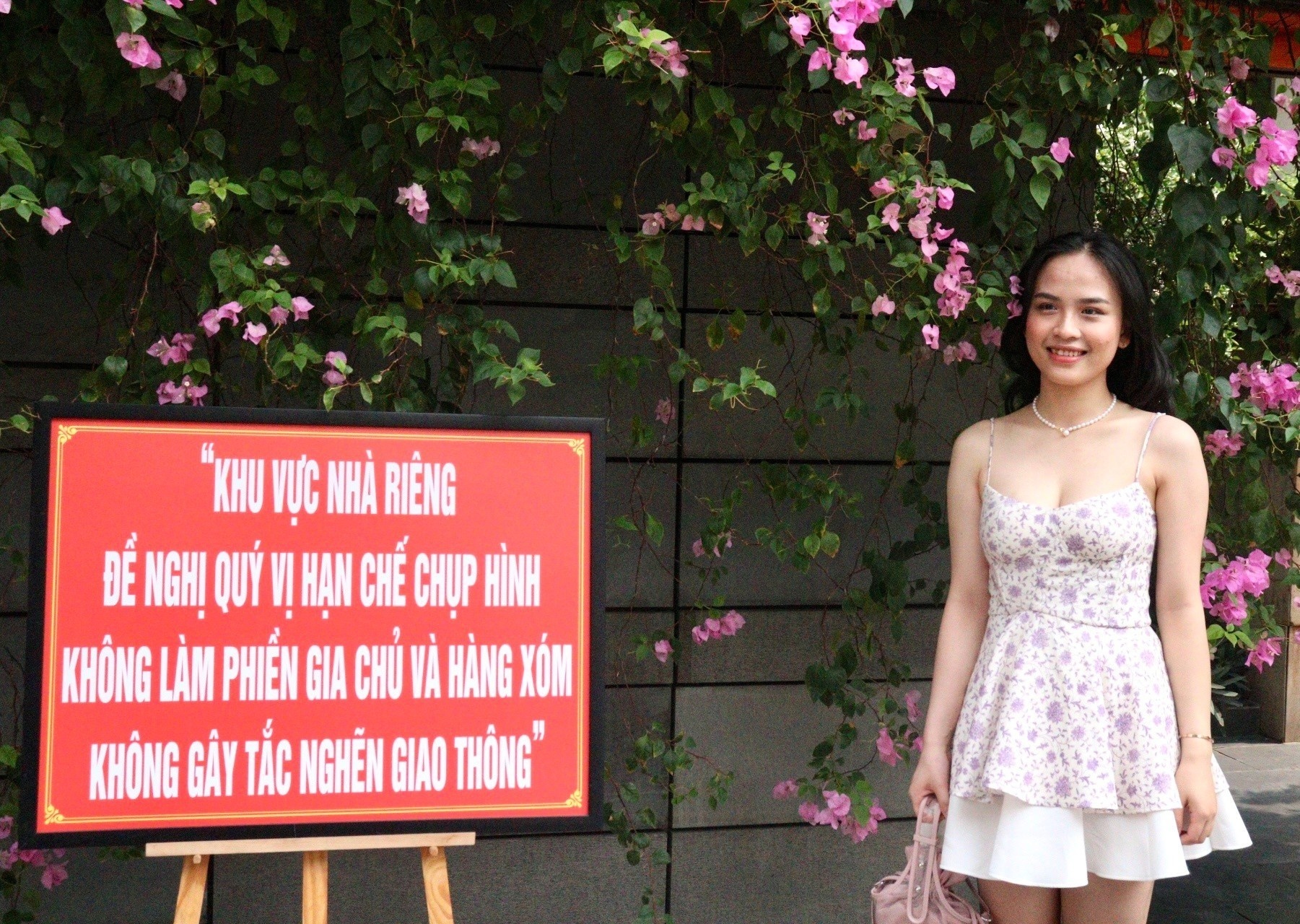 Chu gian hoa giay o quan 1 dat bien han che chup hinh hinh anh