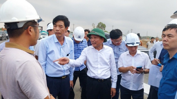 Thu truong Bo GTVT thuc tien do hai cao toc qua Binh Thuan, Dong Nai hinh anh