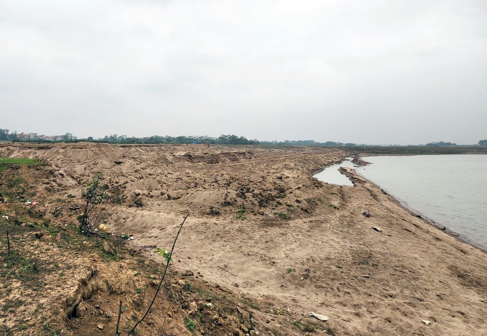 Chu tich Ha Noi: Xu ly nghiem doanh nghiep khai thac cat 'hanh dan' hinh anh