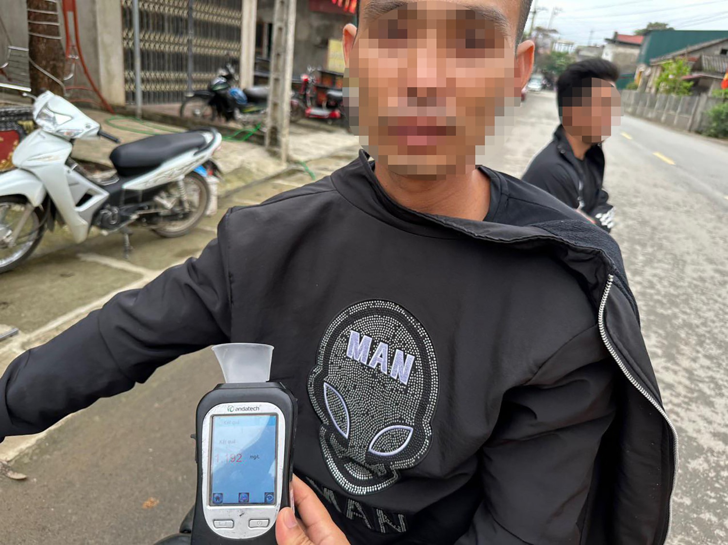 vi pham nong do con anh 1