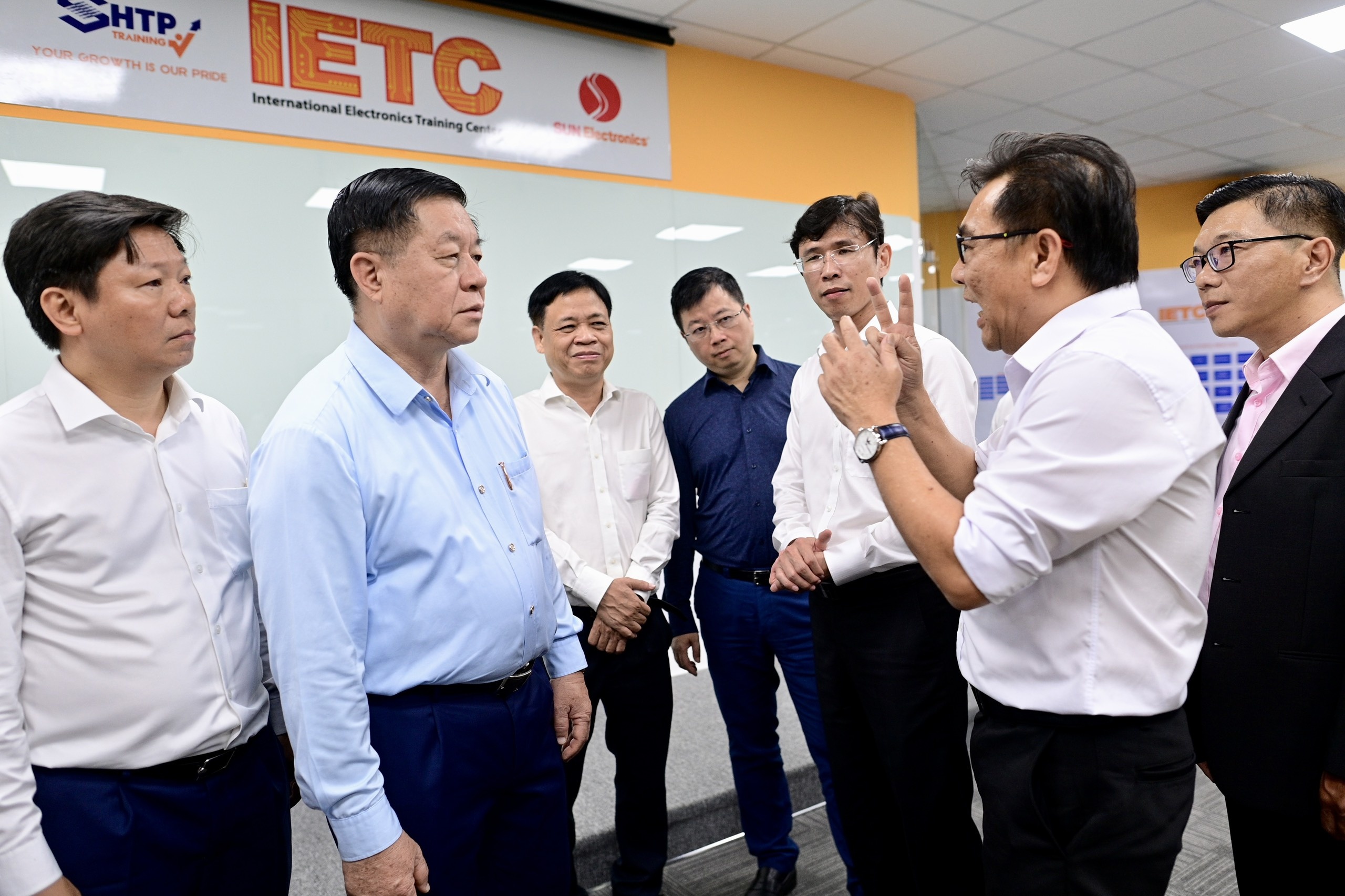 khu cong nghe cao anh 1