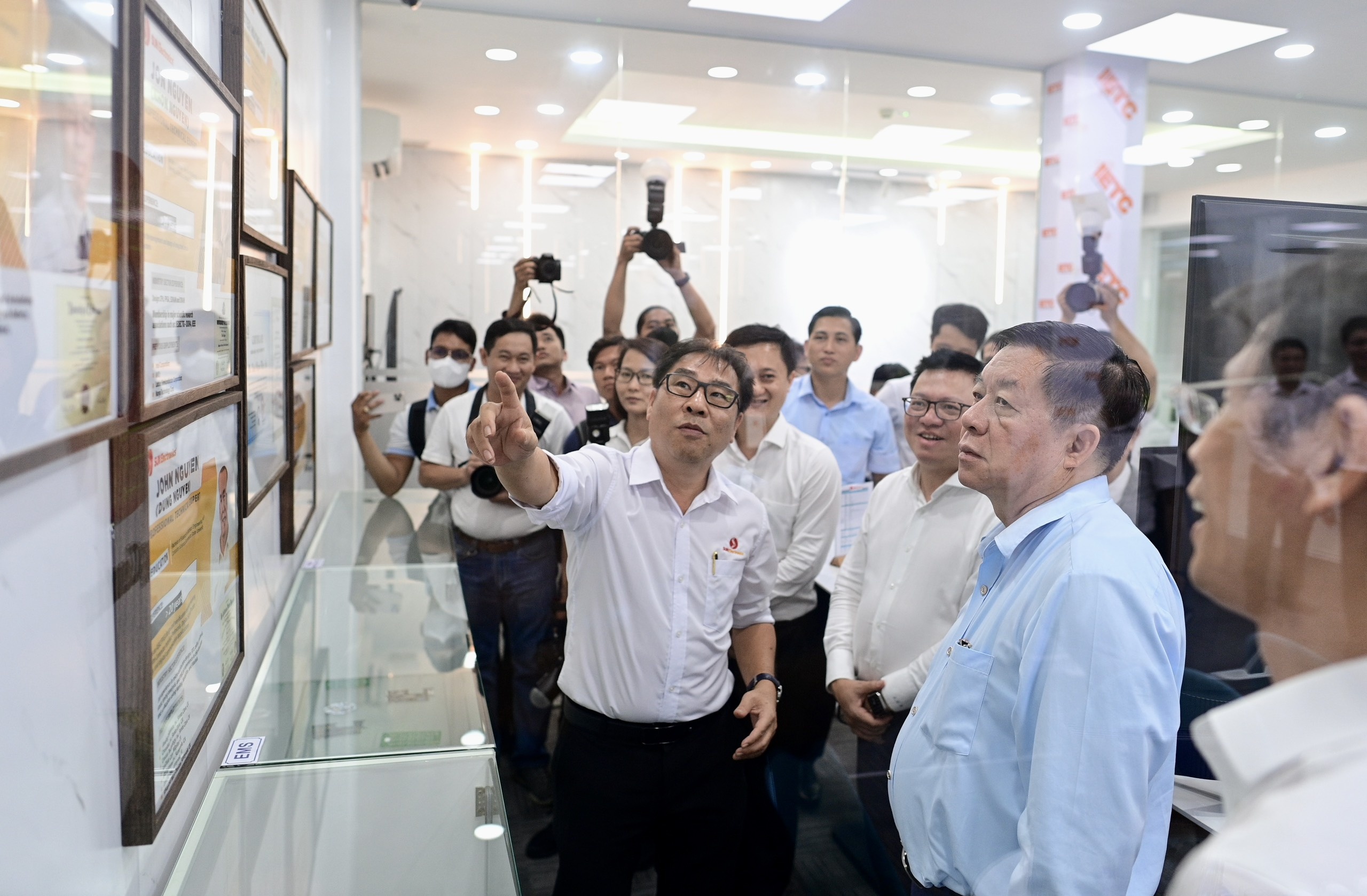 khu cong nghe cao anh 3