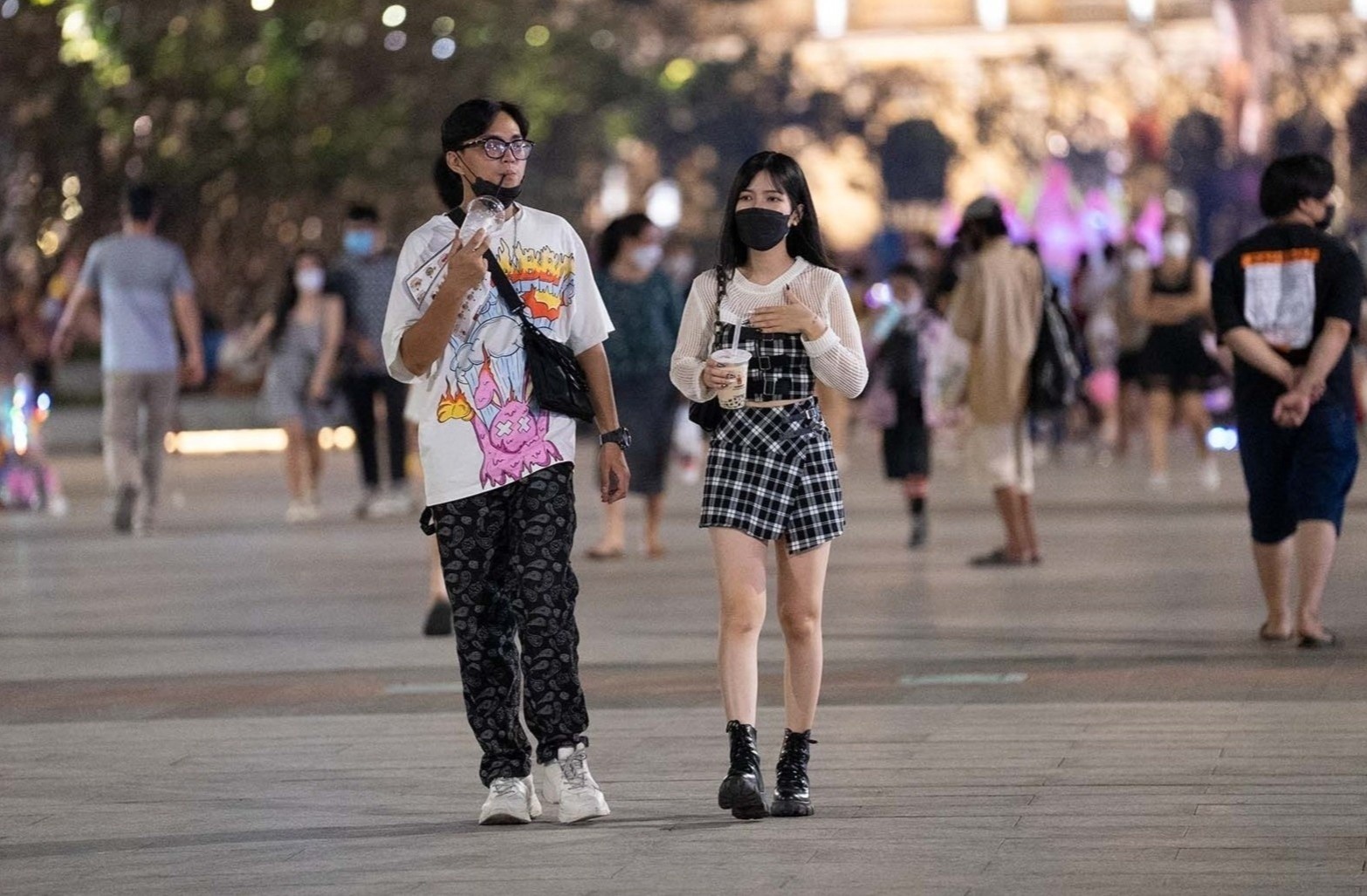 Co nen lap mai che nghe thuat o pho di bo Nguyen Hue? hinh anh