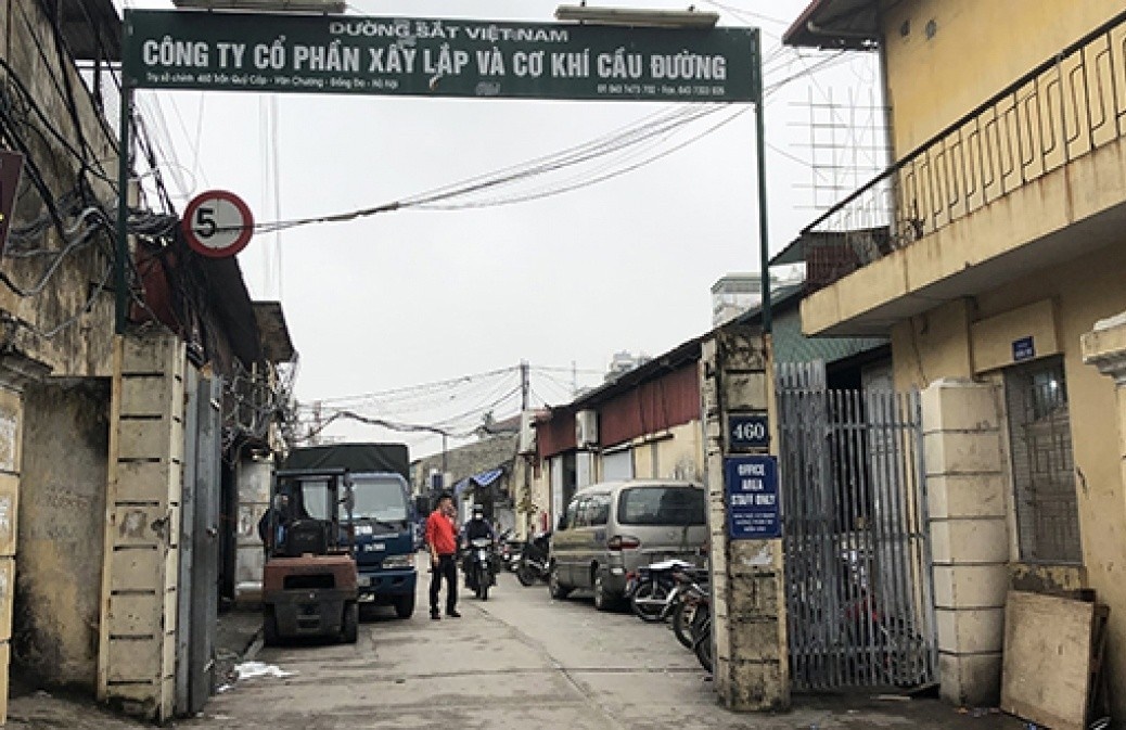 Vi sao viec di doi cac co so gay o nhiem khoi do thi Ha Noi gap kho? hinh anh