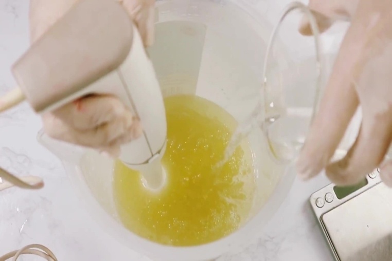 xà phòng rửa chén, tự làm xà phòng rửa chén, dầu dừa, diy ảnh 3 xa phong rua chen, tu lam xa phong rua chen, dau dua, diy anh 3