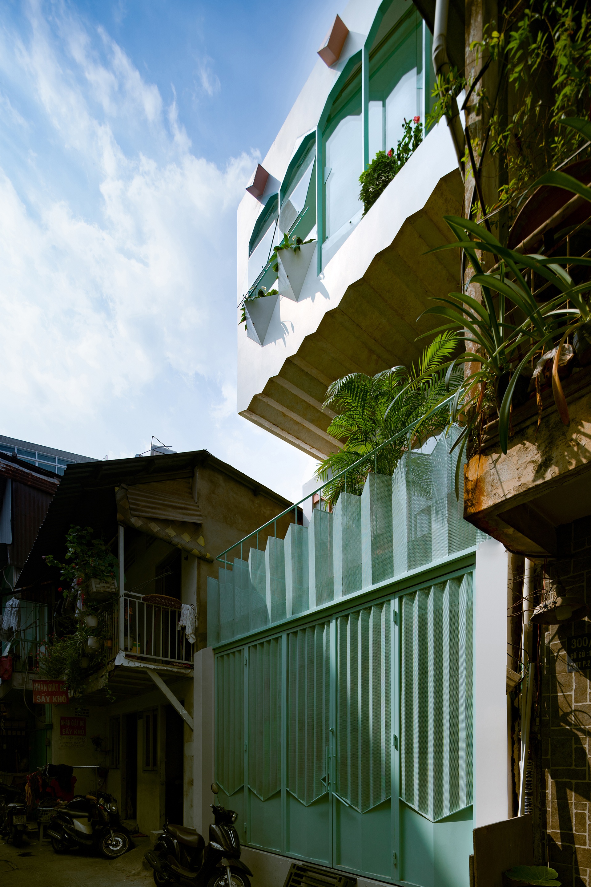 nhà trong hẻm, nhà phong cách hiện đại ảnh 4 nha trong hem, nha phong cach hien dai anh 4