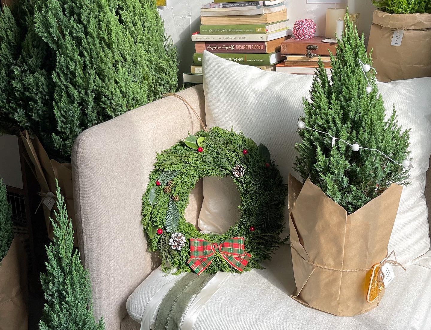 3 dia chi mua vong nguyet que tuoi tai TP.HCM hinh anh