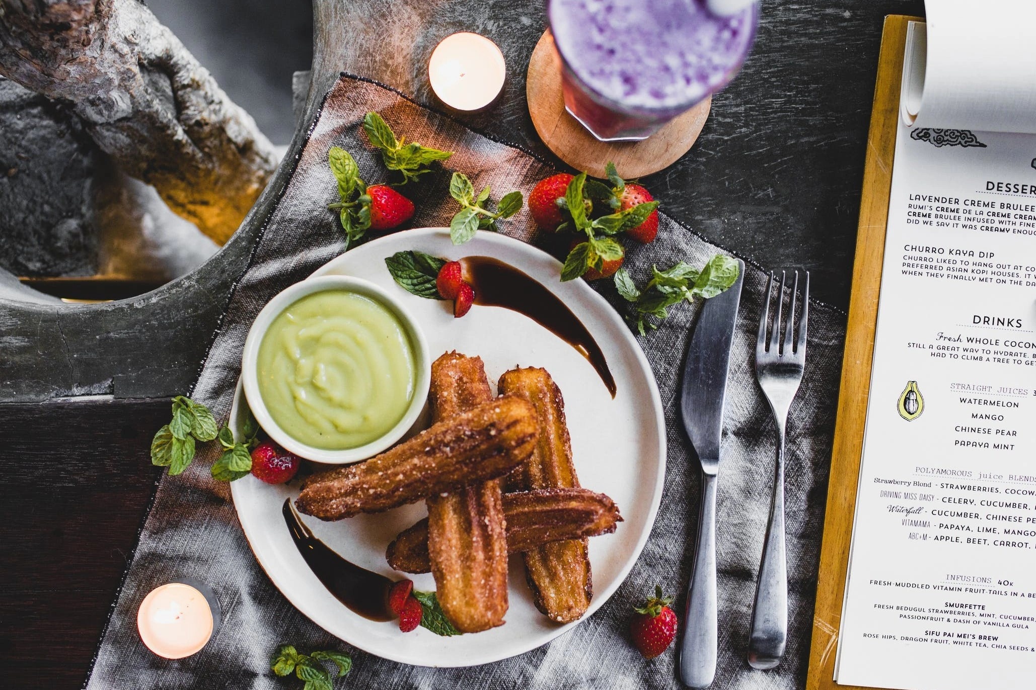 Quan ca phe co khong gian xanh o Thao Dien hinh anh