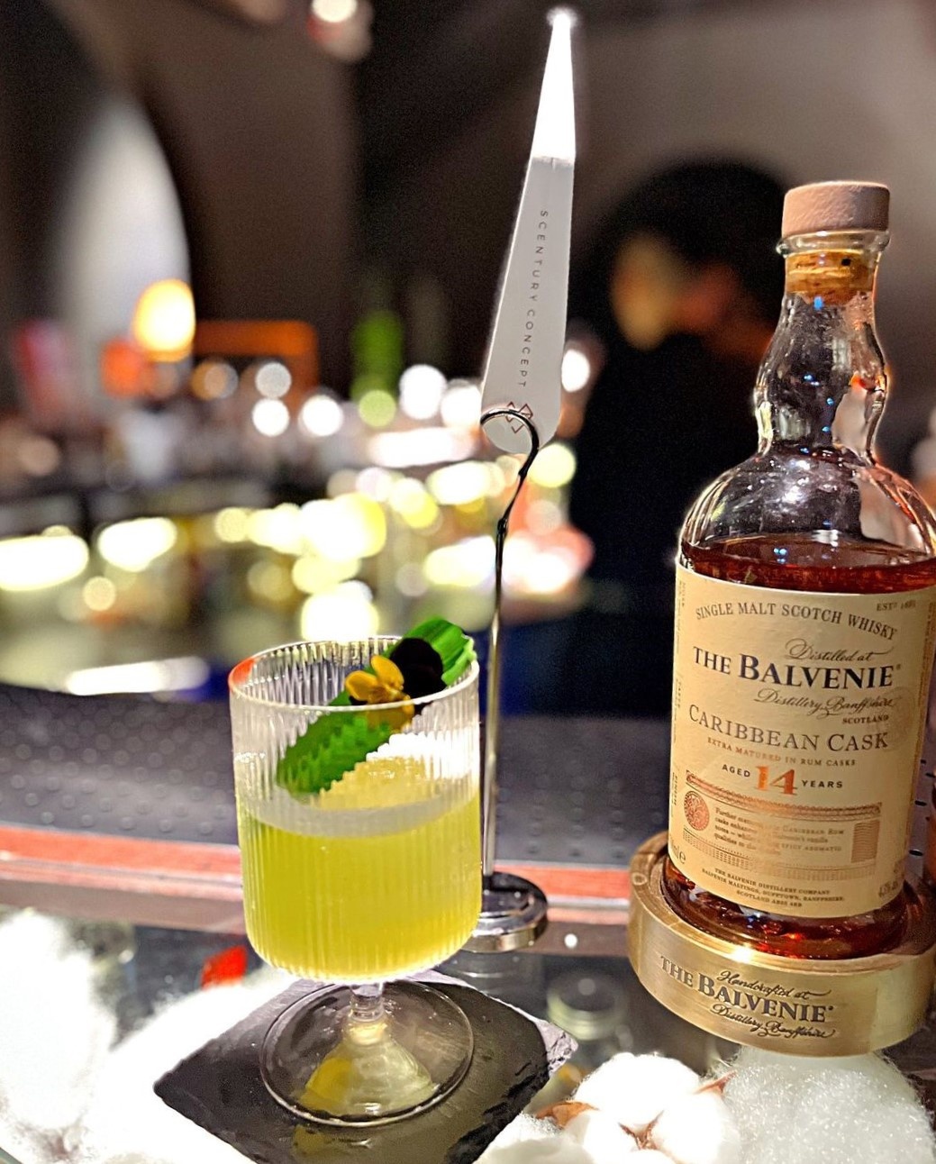 di choi cuoi tuan o TP.HCM,  diem den danh cho hoi chi em,  cho phien do vintage,  tiem nails ket hop quan ca phe,  thuong thuc cocktail anh 9