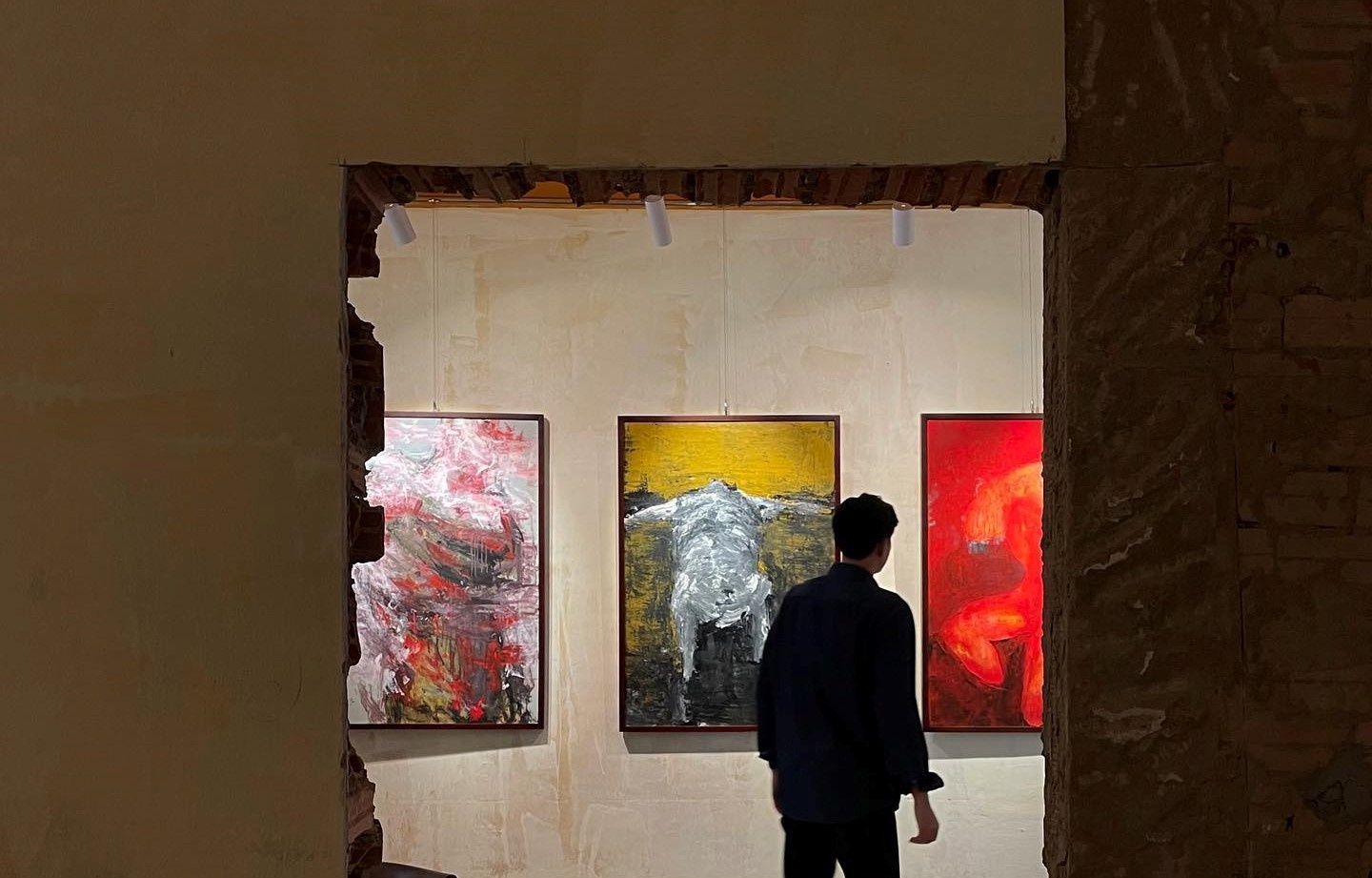 Cuoi tuan di su kien pop-up local brand va dung bua o nha hang hybrid hinh anh