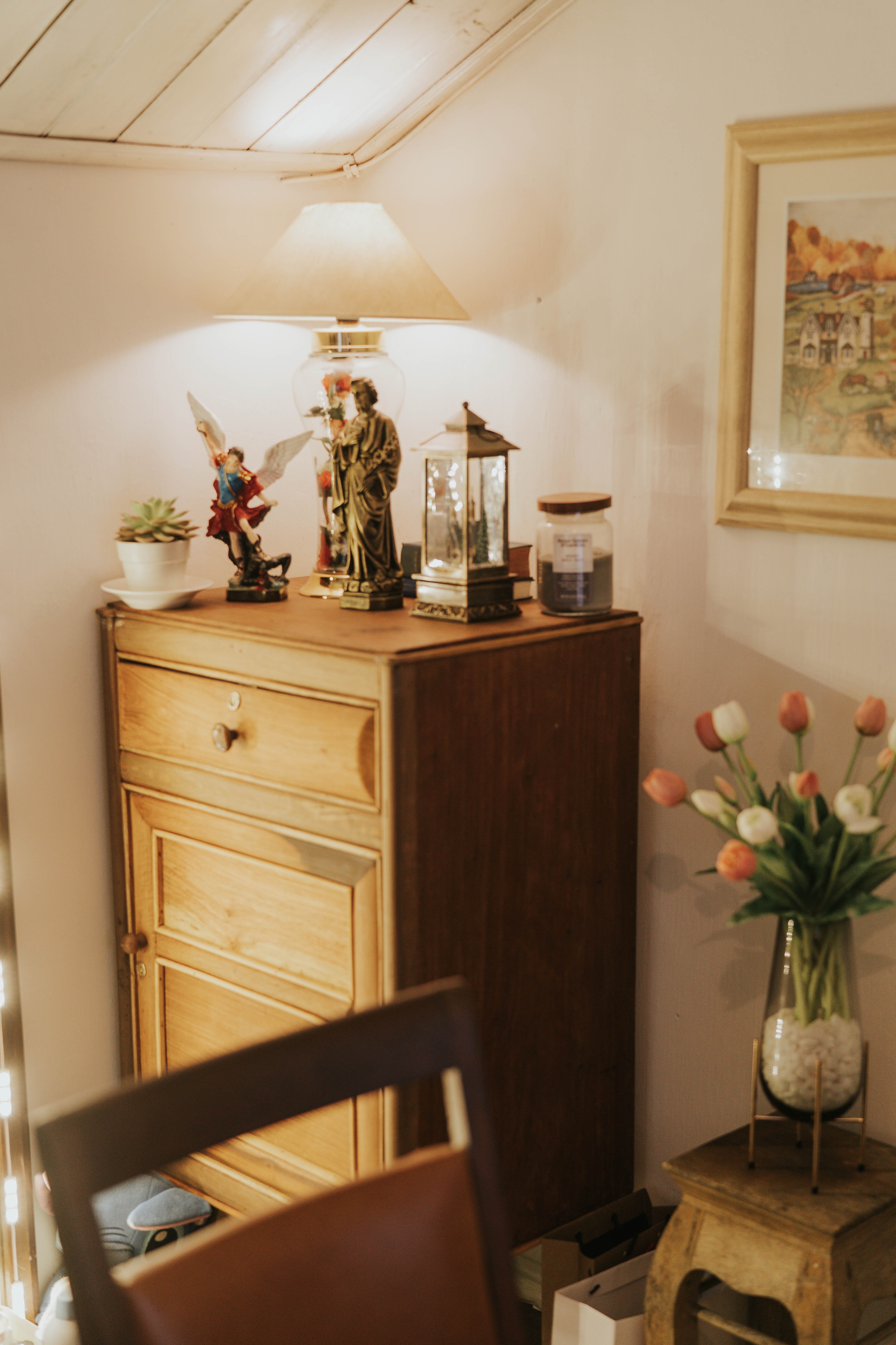 làm mới không gian phòng ngủ, trang trí phòng ngủ, decor phòng ngủ, phòng ngủ phong cách vintage, phong cách vintage ảnh 7 lam moi khong gian phong ngu, trang tri phong ngu, decor phong ngu, phong ngu phong cach vintage, phong cach vintage anh 7