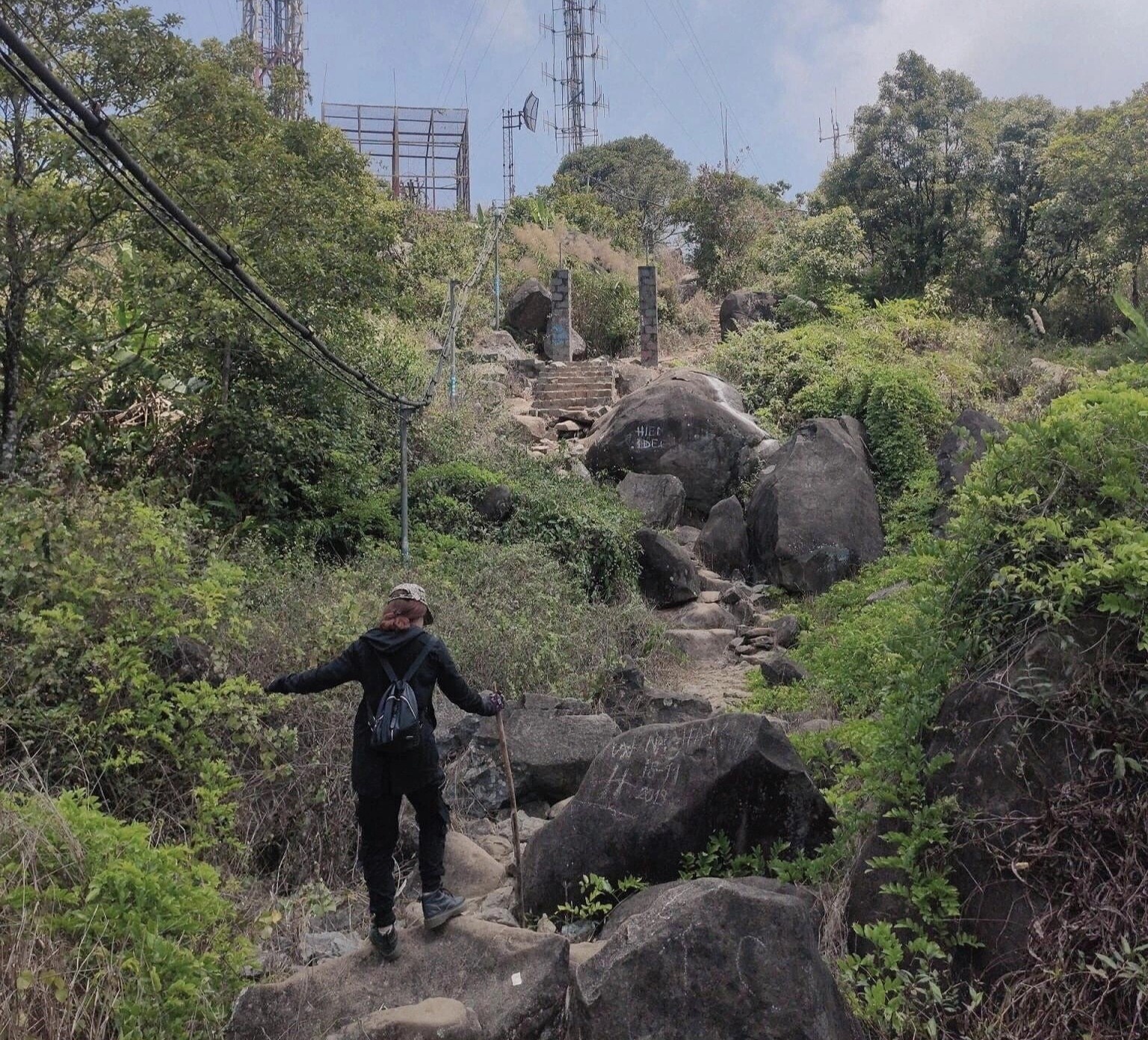 cung đường trekking phù hợp với người mới bắt đầu, các cung đường trekking đơn giản, trekking ở Việt Nam, Núi Bà Đen, Núi Đá Đỏ, Bàu Sấu ảnh 5 cung duong trekking phu hop voi nguoi moi bat dau, cac cung duong trekking don gian, trekking o Viet Nam, Nui Ba Den, Nui Da Do, Bau Sau anh 5