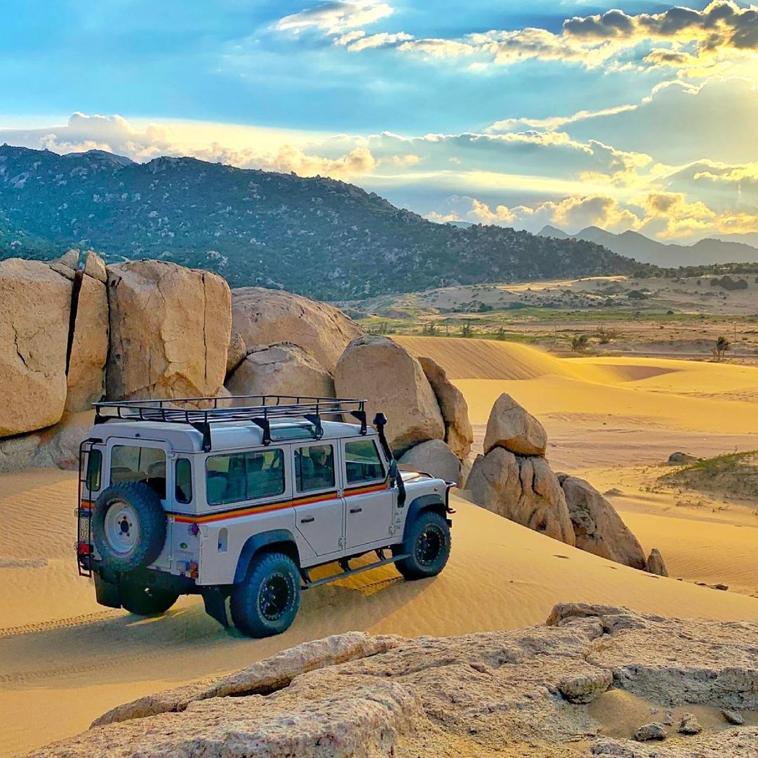 tro choi cam giac manh,  tro choi cam giac manh o Ninh Thuan,  du lich Ninh Thuan,  dua xe dia hinh tren cat,  luot van dieu,  motor nuoc anh 3