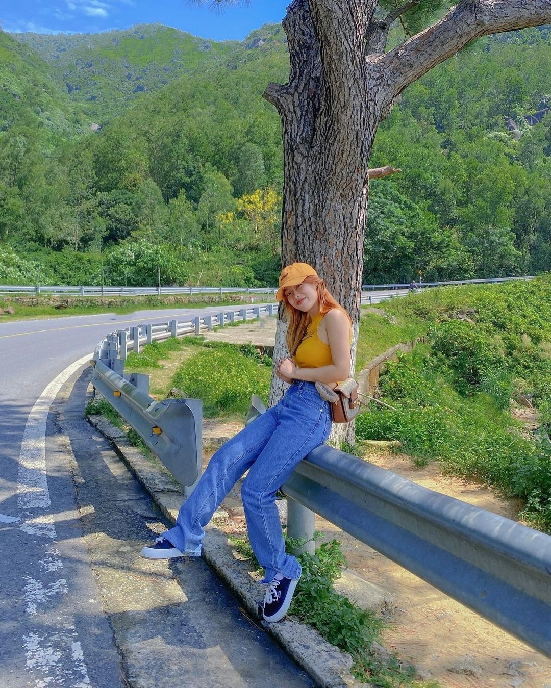 check-in cung cay co don,  bao ve cay co don,  cac diem du lich co cay co don anh 4