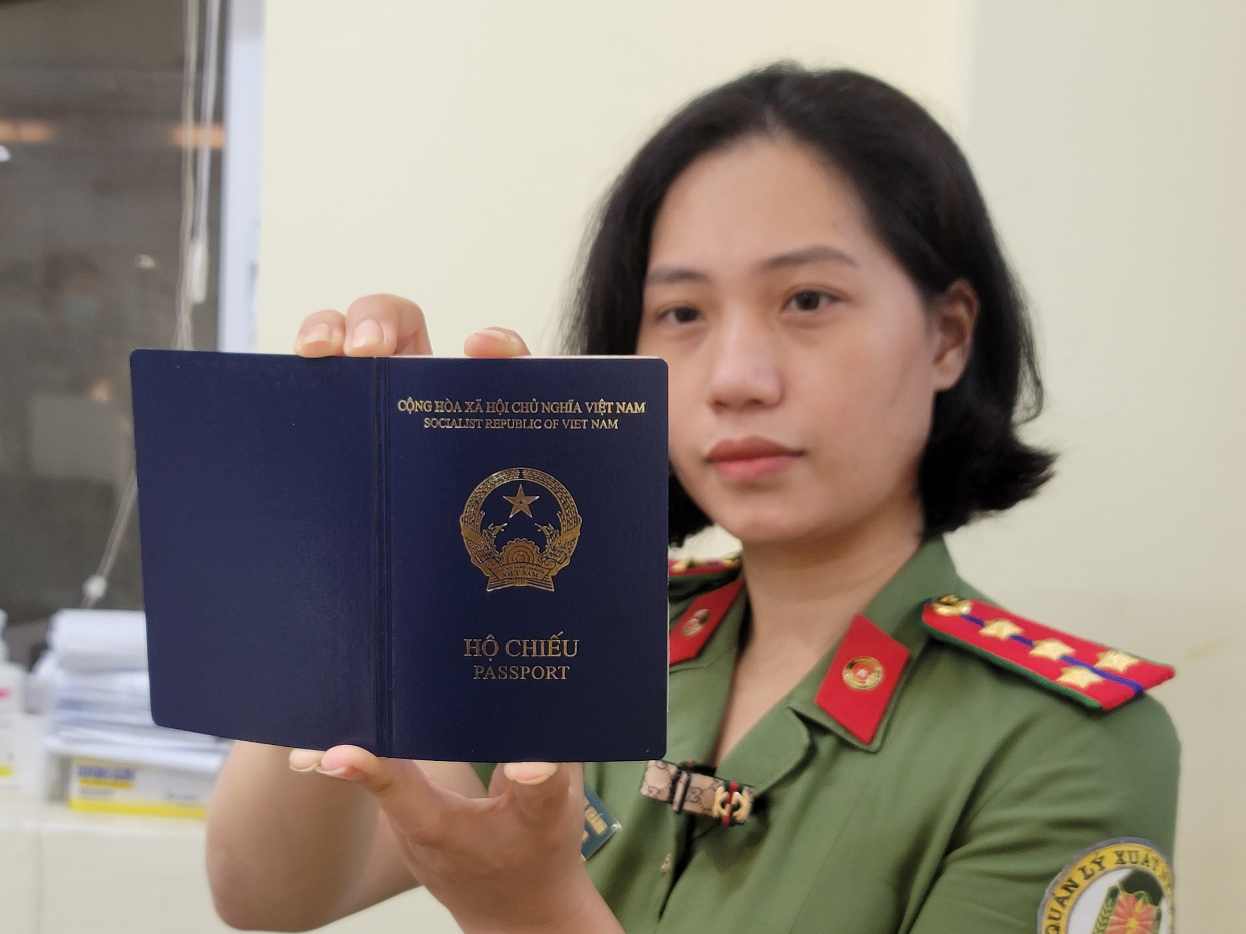 hộ chiếu mẫu mới,  điểm khác biệt trong hộ chiếu mẫu mới,  hình ảnh về hộ chiếu mẫu mới ảnh 1 ho chieu mau moi,  diem khac biet trong ho chieu mau moi,  hinh anh ve ho chieu mau moi anh 1