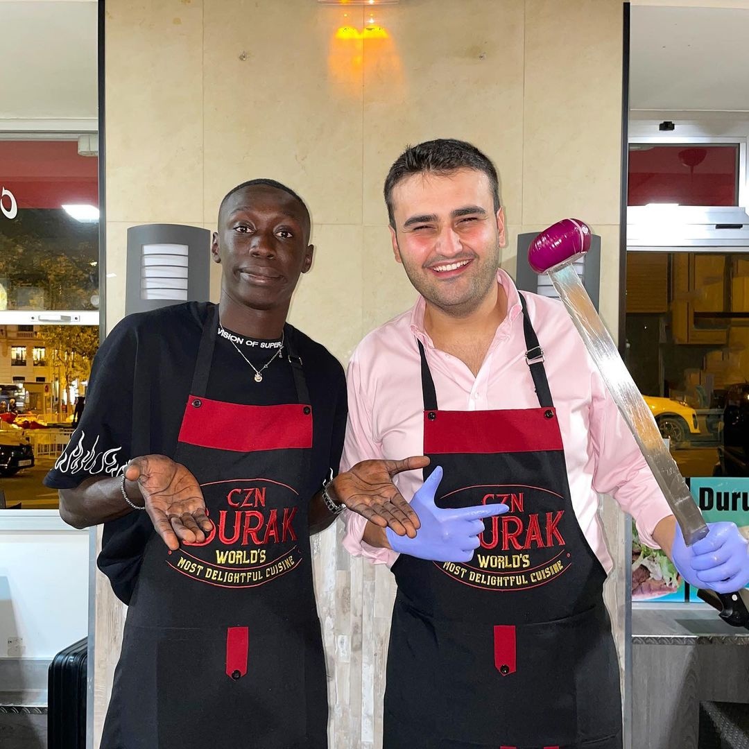 CZN Burak,  dau bep Burak Ozdemir,  Dani Alves,  Marcelo Vieira,  Vinicius Junior anh 4