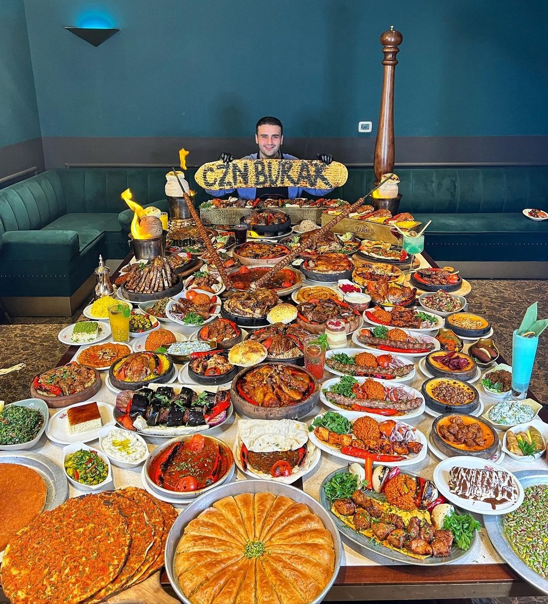 CZN Burak,  dau bep Burak Ozdemir,  Dani Alves,  Marcelo Vieira,  Vinicius Junior anh 5