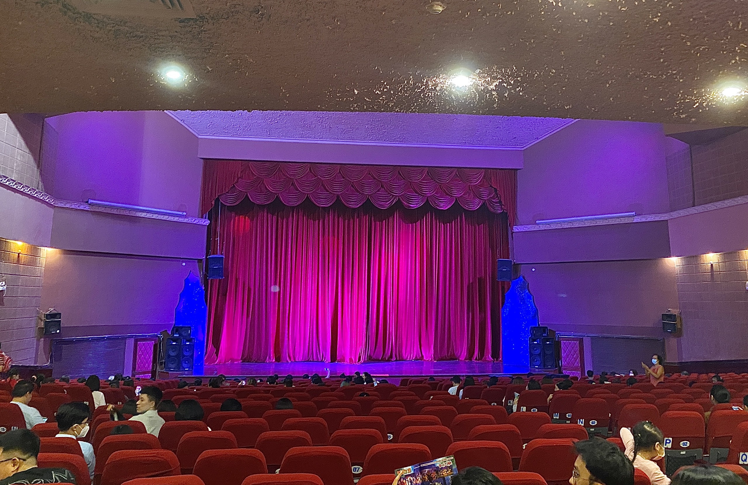 Lan dau xem kich noi o TP.HCM,  kich noi,  san khau kich o TP.HCM,  kich Idecaf anh 5