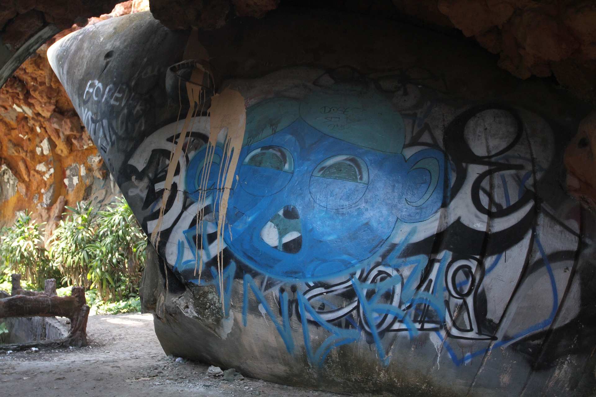 cong vien nuoc ho Thuy Tien,  cong vien bi bo hoang o Hue,  ho Thuy Tien,  cong vien bo hoang o Hue xuat hien trong MV quoc te anh 10