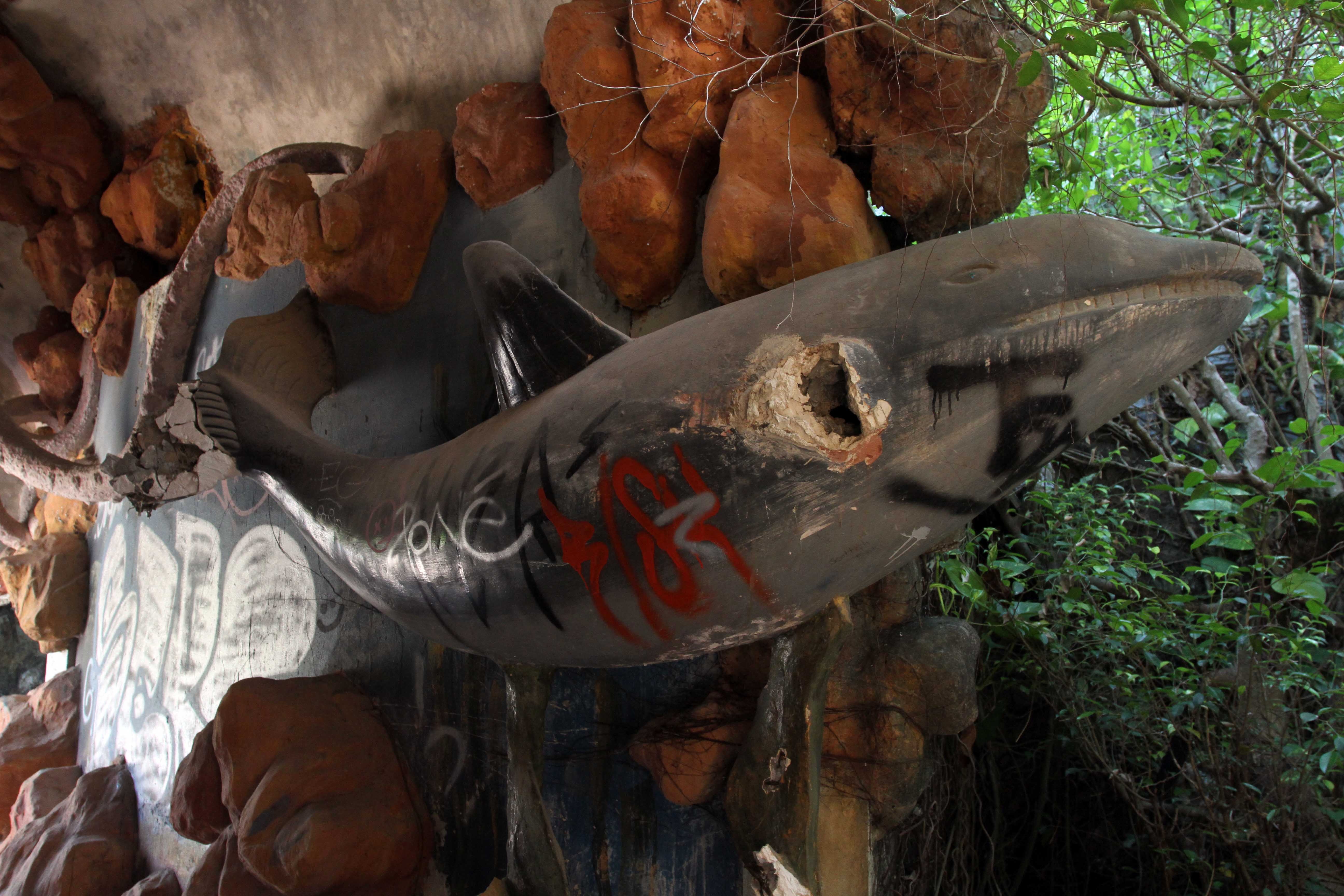 cong vien nuoc ho Thuy Tien,  cong vien bi bo hoang o Hue,  ho Thuy Tien,  cong vien bo hoang o Hue xuat hien trong MV quoc te anh 3