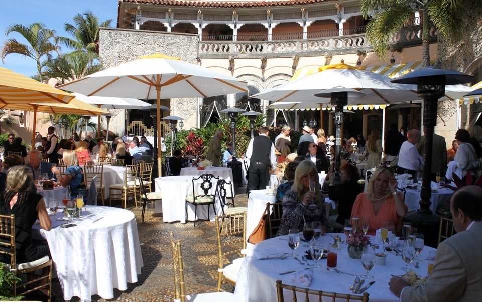 Bên trong khu nghỉ dưỡng bị khám xét của Donal Trump,  resort của Donal Trump,  Khu nghỉ dưỡng Mar-a-Lago ảnh 10 Ben trong khu nghi duong bi kham xet cua Donal Trump,  resort cua Donal Trump,  Khu nghi duong Mar-a-Lago anh 10