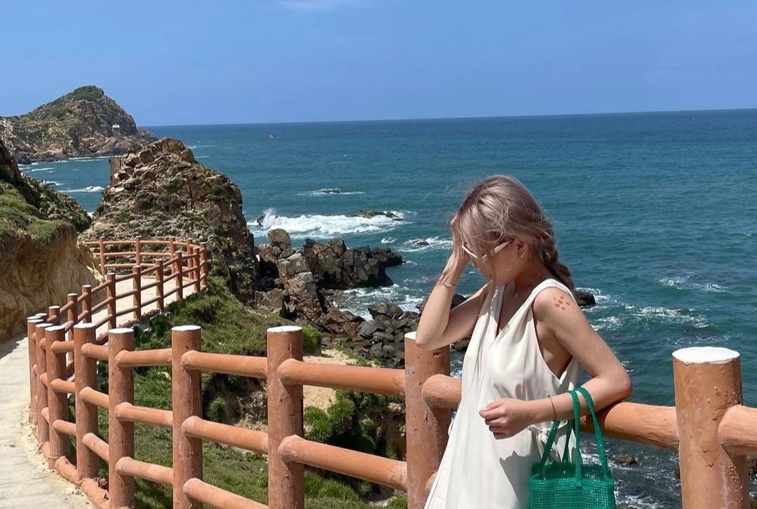 Tranh thu du lich truoc le 2/9 hinh anh