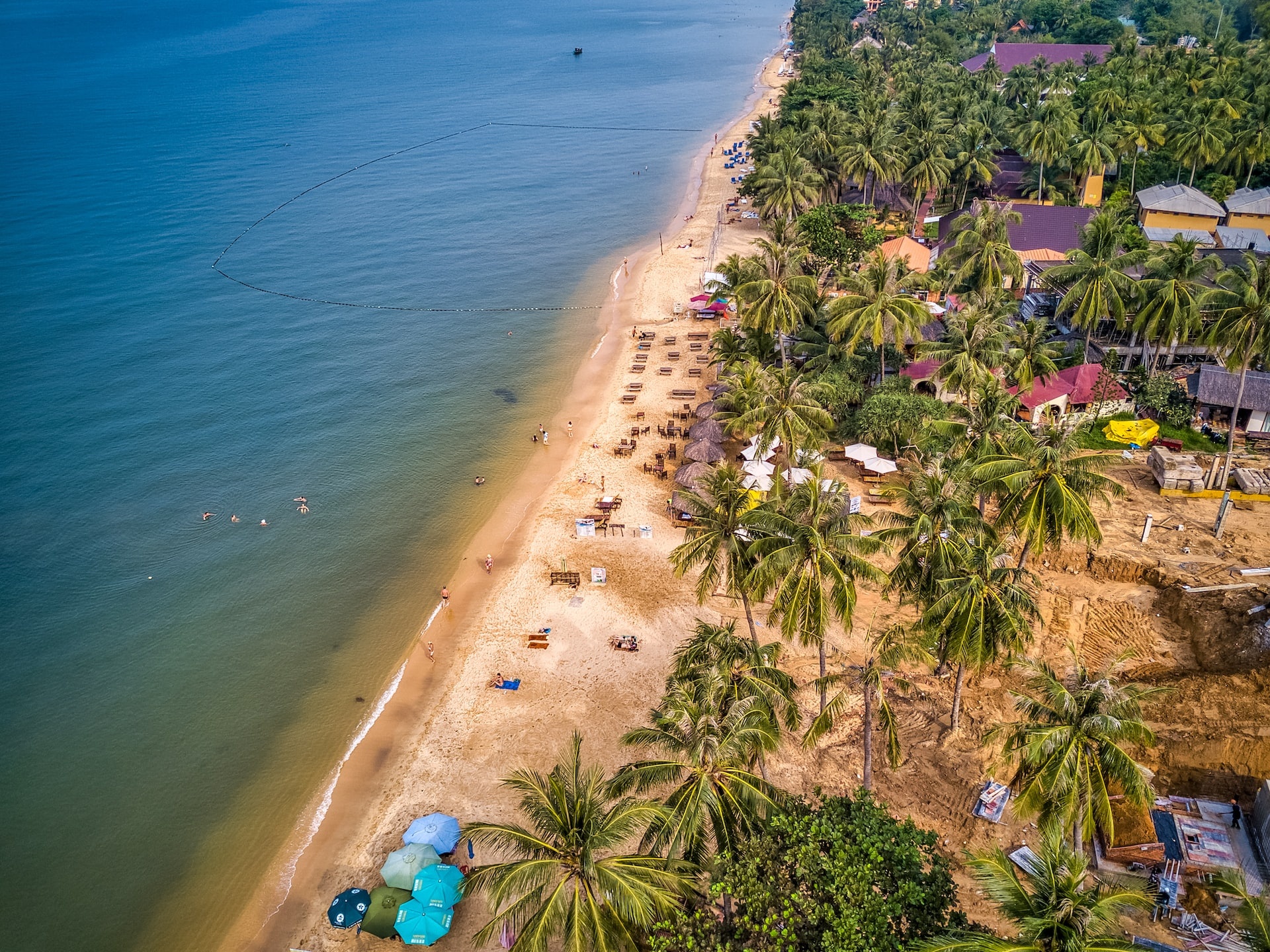 Phu Quoc tam ngung cac tuyen tau, pha do bao Noru hinh anh