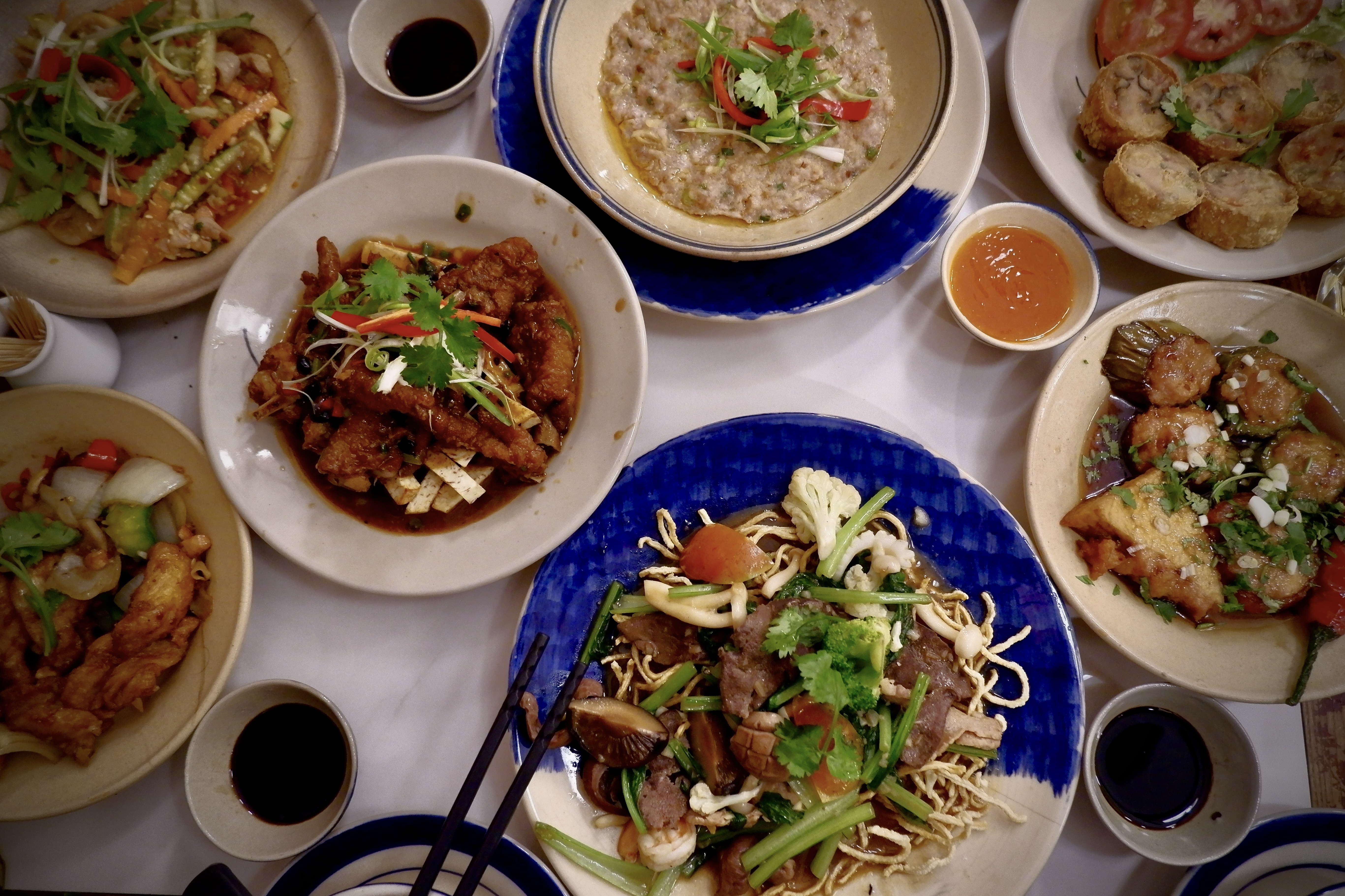 Bua trua cua nguoi Hoa o Cho Lon hinh anh