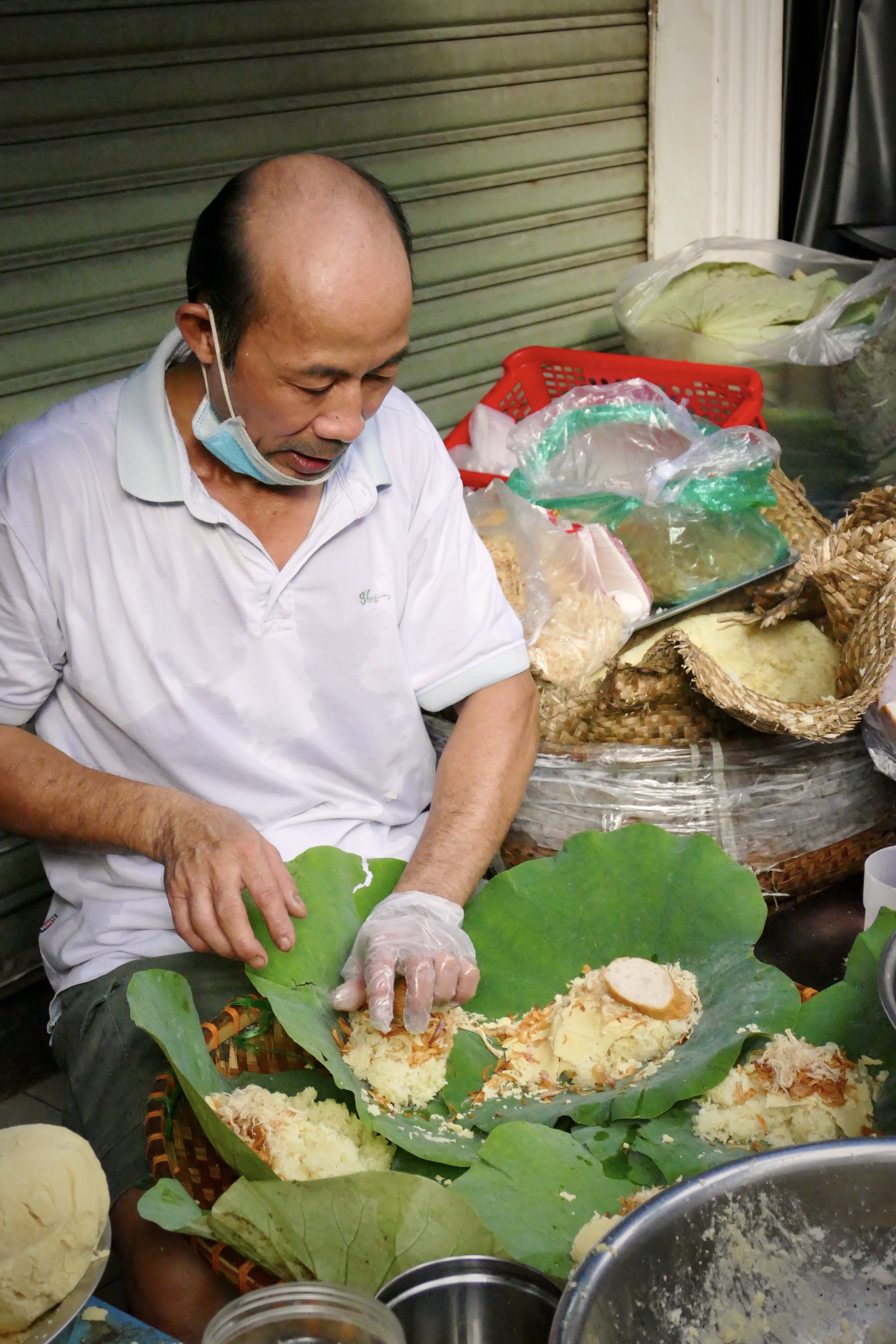 xoi com TP.HCM,  xep hang mua xoi,  xoi la sen TP.HCM anh 3