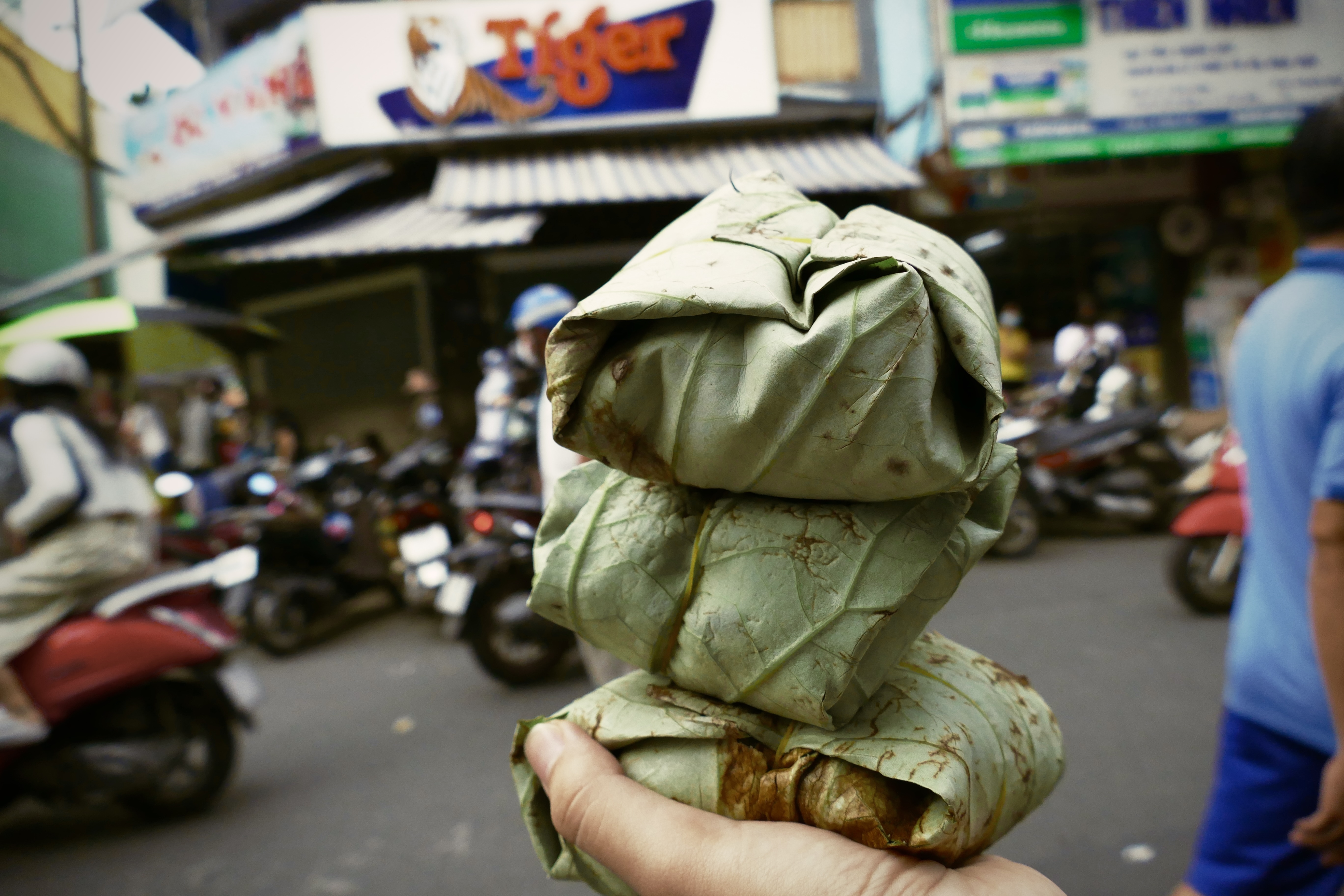 xoi com TP.HCM,  xep hang mua xoi,  xoi la sen TP.HCM anh 4