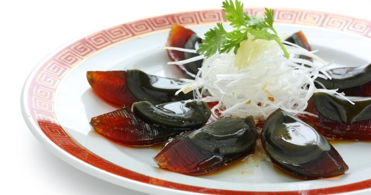 trứng vịt lộn,  món ăn kinh dị  ảnh 3 trung vit lon,  mon an kinh di anh 3