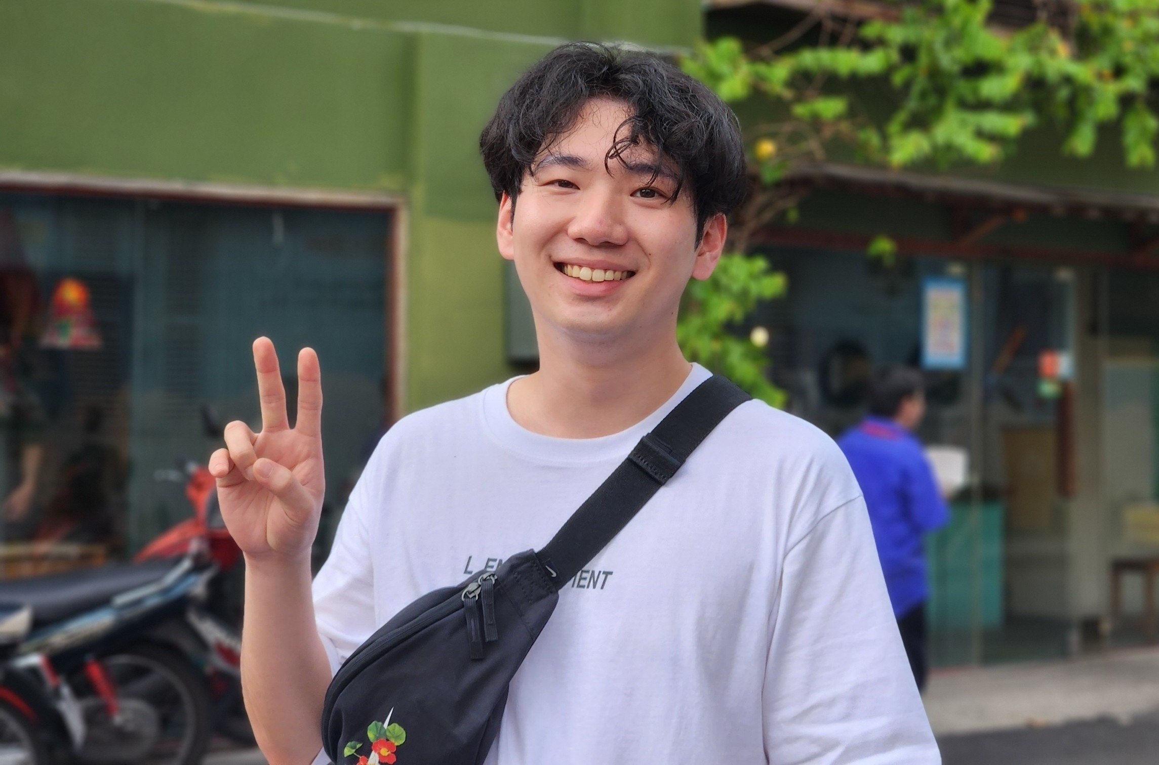 Du khach Han tu tin doi nha thang Bo Dao Nha hinh anh