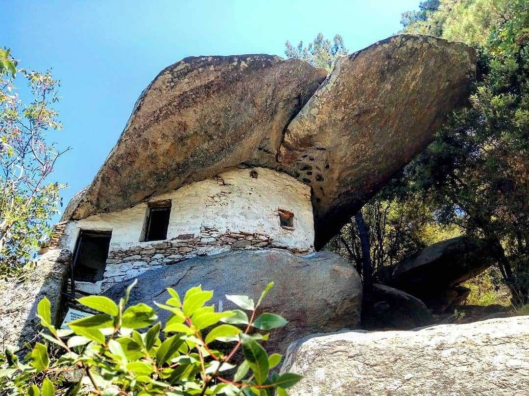 du lich Hy Lap,  nha chong cuop bien,  Dao Ikaria anh 2