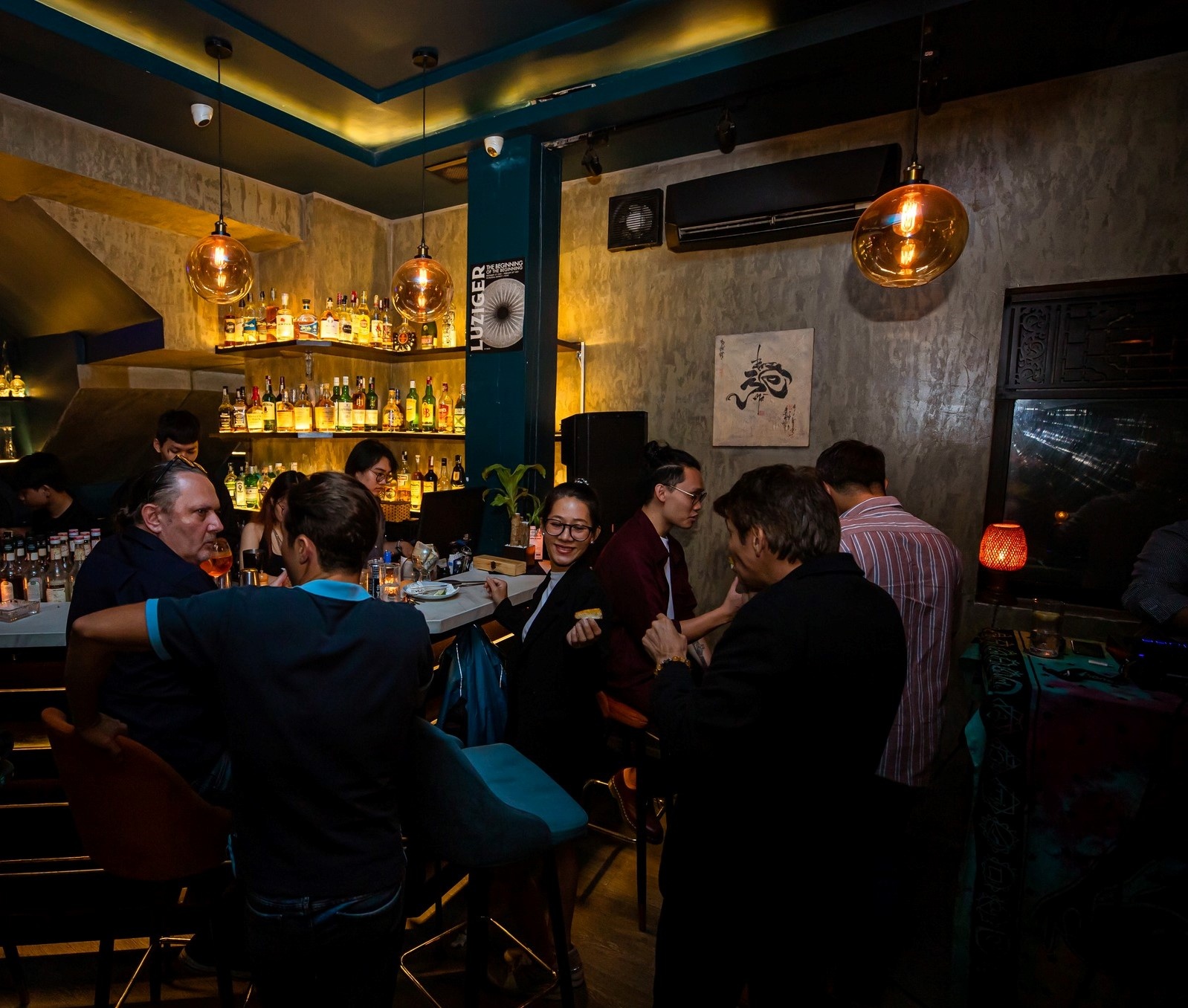 hang quan TP.HCM,  don giao thua,  dat ban nam moi anh 2