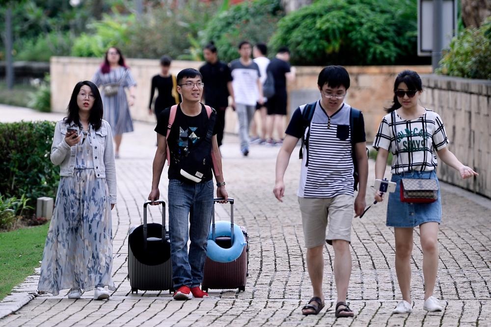 Khach Trung Quoc chon di Hong Kong dip Tet hinh anh