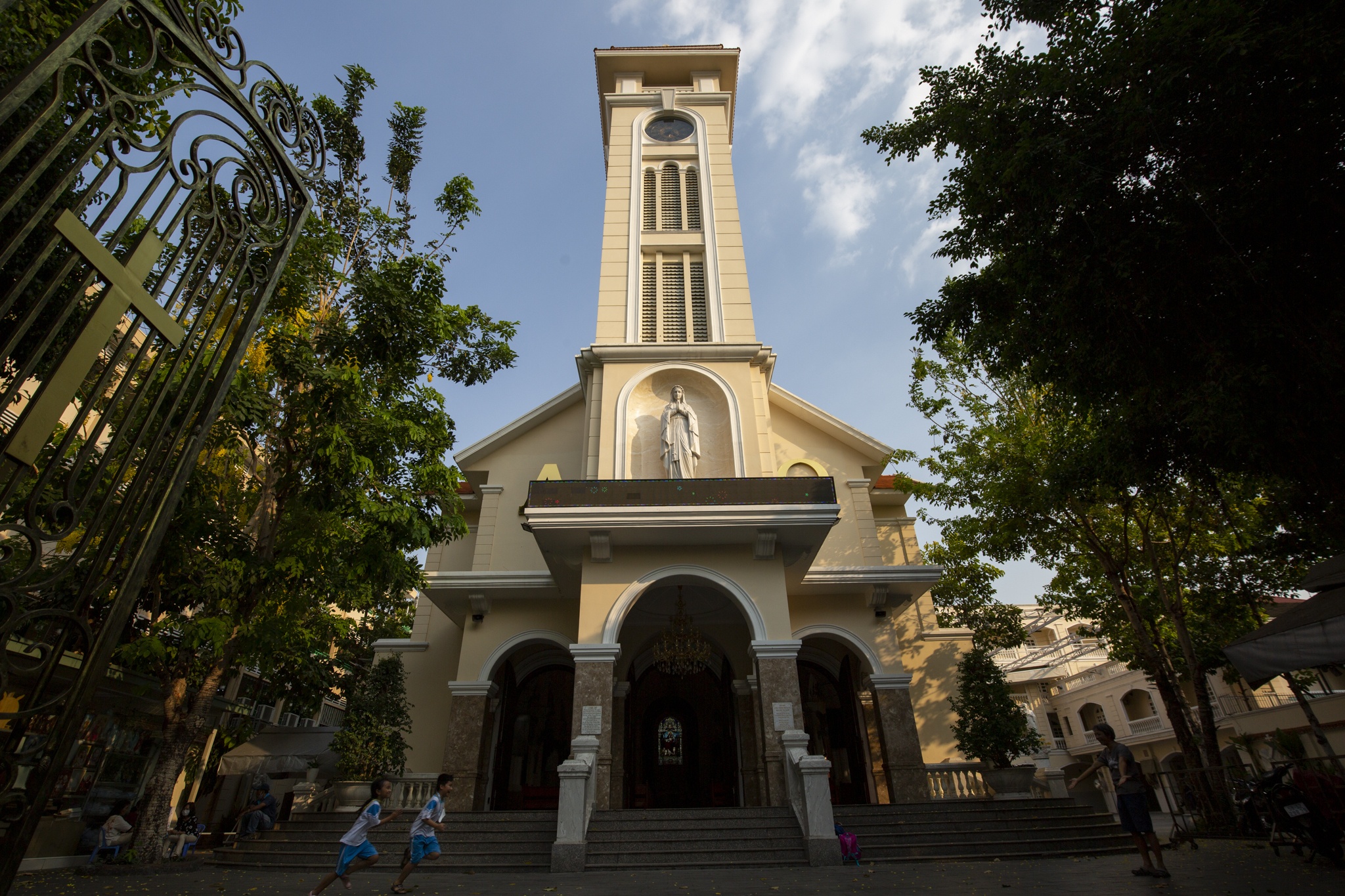 giao xu thi nghe,  nha tho dep,  nho TPHCM anh 7