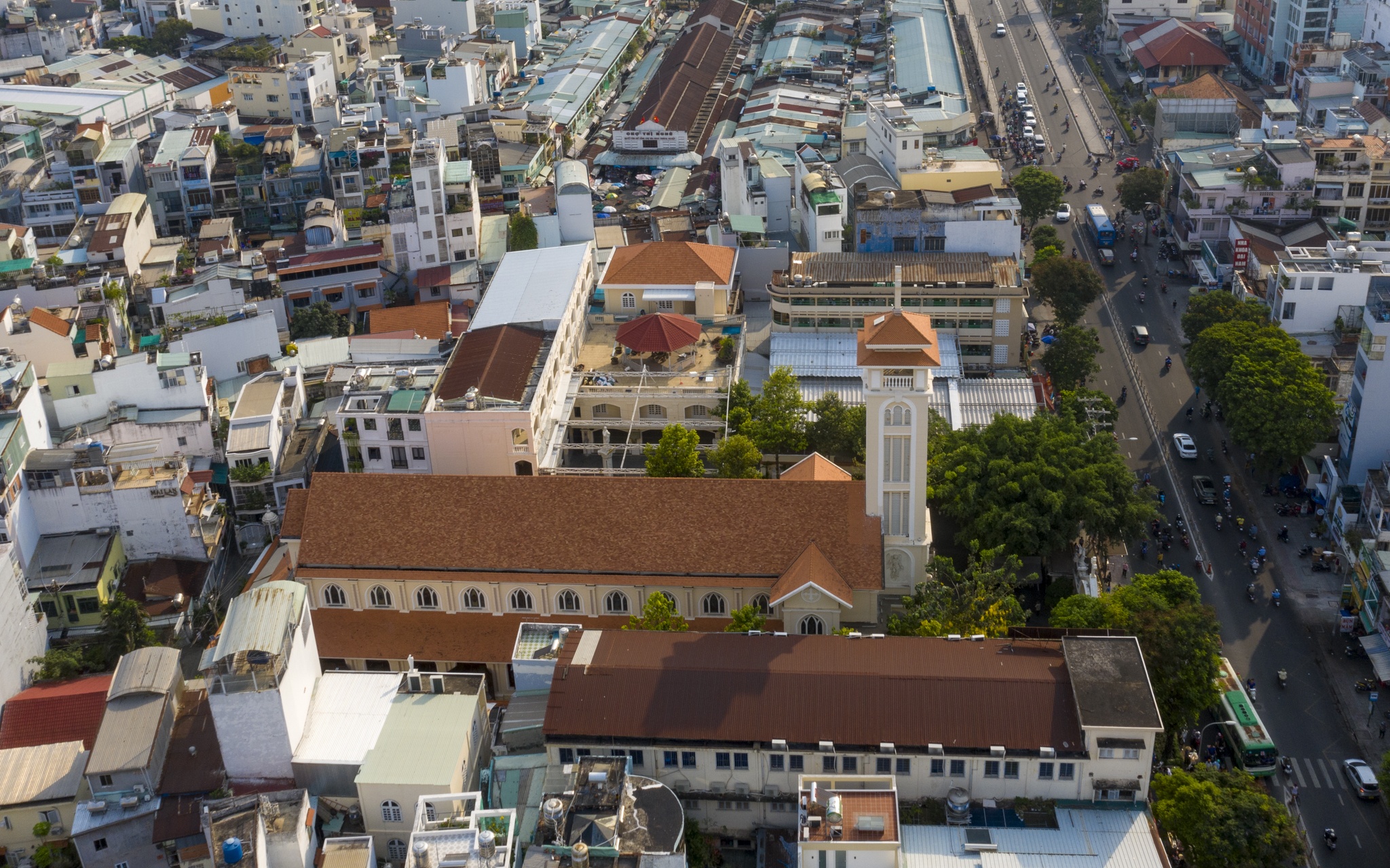 giao xu thi nghe,  nha tho dep,  nho TPHCM anh 6