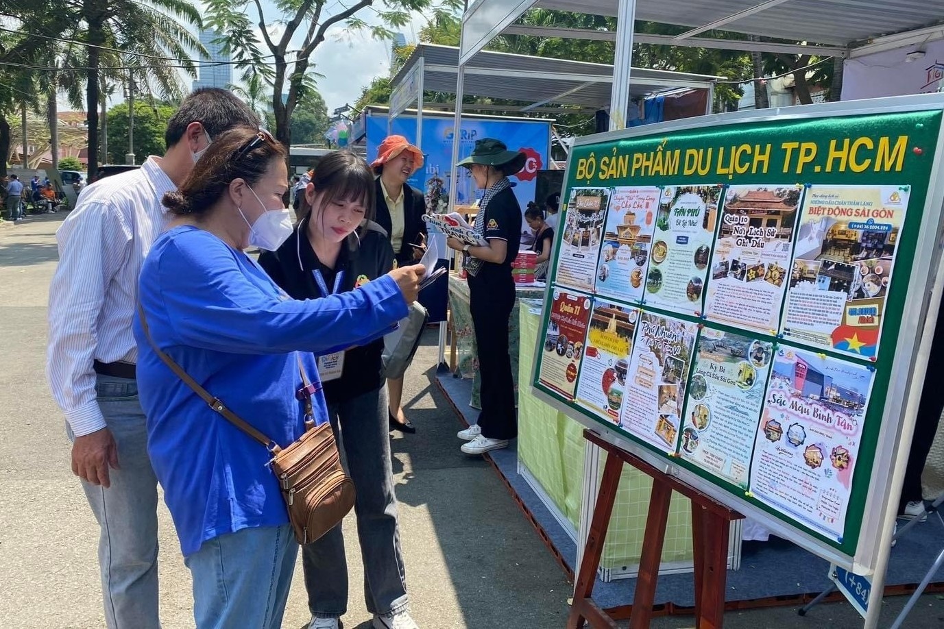 Doanh nghiep dat doanh thu 105 ty dong tai Ngay hoi Du lich TP.HCM hinh anh