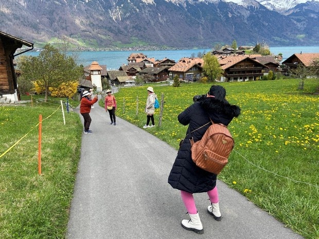 du lich thuy si,  dia diem du lich,  Crash Landing on You,  du khach chau a,  phim han quoc,  lang Iseltwald anh 1