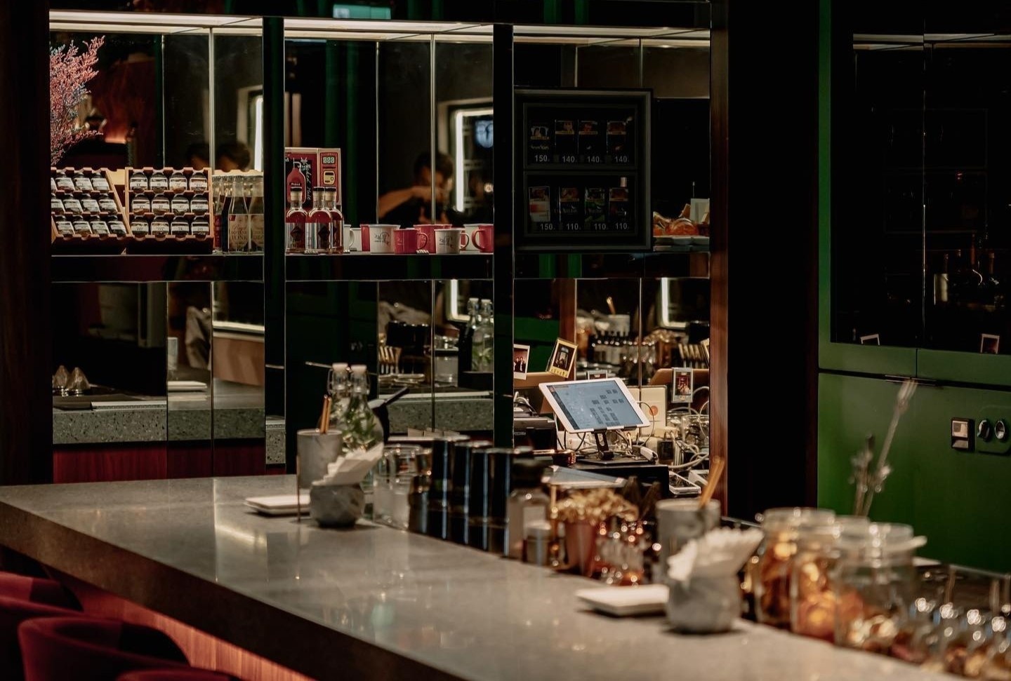 Tan huong nhip song dem tai 6 quan Speakeasy bar o Dai Trung hinh anh