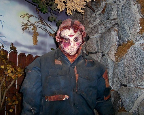      Bảo tàng sáp Hollywood ở California, Mỹ. Nơi đây gây cảm giác ớn lạnh cho du khách bởi những bức tượng sáp về quái vật, nạn nhân các vụ giết người…