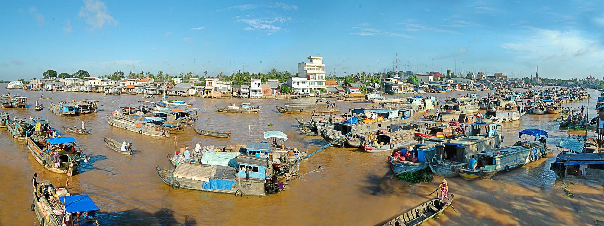 Chợ nổi Cái Bè. Ảnh Nguyễn Vinh Hiển