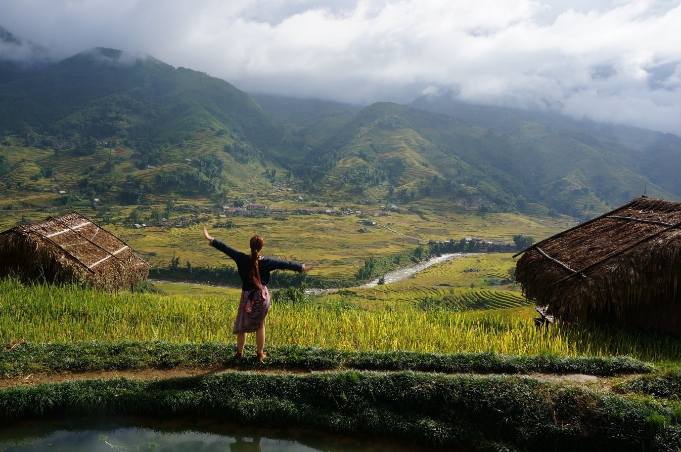 Ngày hôm sau, tôi đã đến Tả Van và nghĩ chân lại ở đấy. Tôi sẽ mãi nhớ khoảnh khắc được ngắm ruộng bậc thang và những ngôi nhà nhỏ từ trong túp lều được xây trên ruộng.