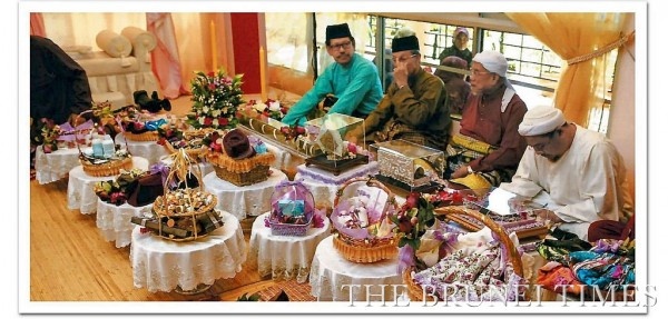 Nghi lễ chạm mặt của người Brunei