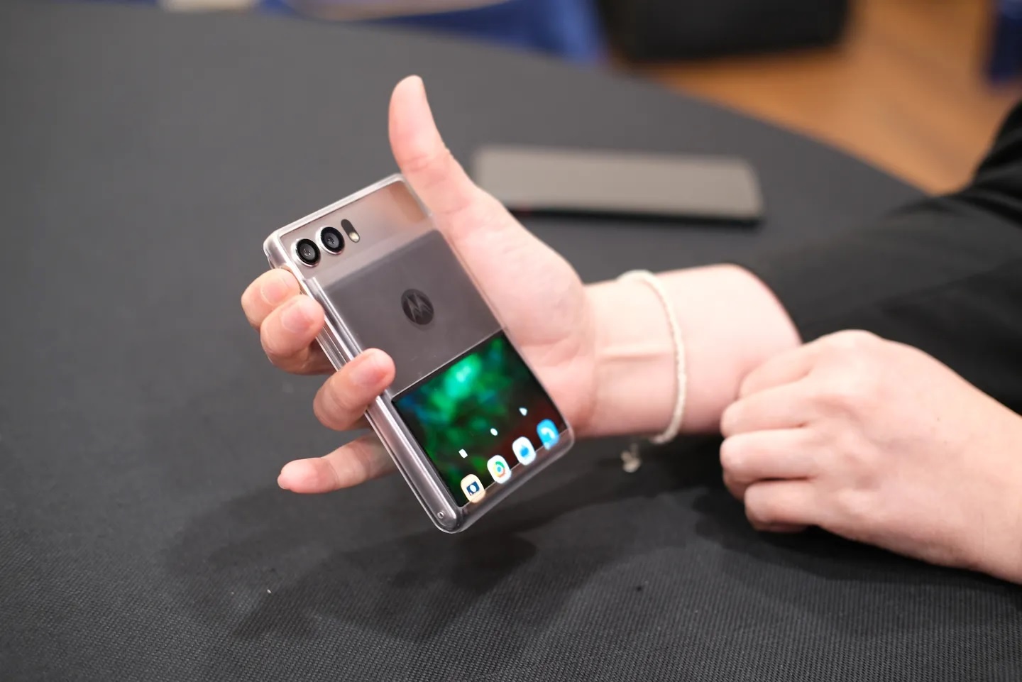 Lenovo,  man hinh cuon anh 5