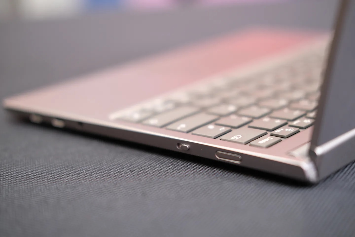 Lenovo,  man hinh cuon anh 3