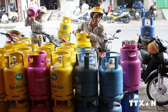 Gia gas giam 40.000 dong moi binh tu ngay 1/11 hinh anh