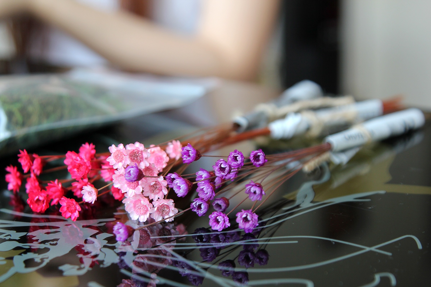 Hoa cuc nhiet doi 10 nam khong tan hut khach Sai Gon hinh anh