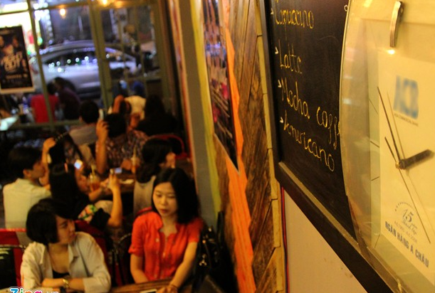 Kinh doanh ca phe xuyen dem no ro o Sai Gon hinh anh