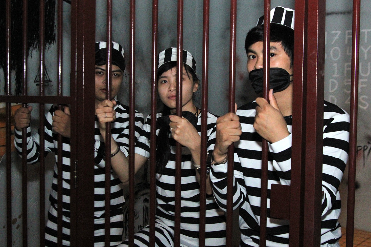 Vi sao tro choi nhap vai o Sai Gon gia dat van hut khach? hinh anh